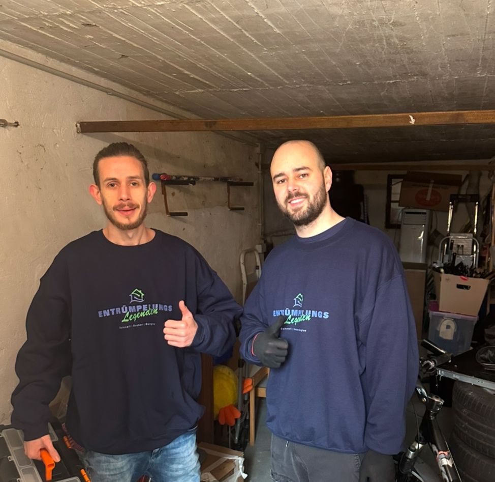 2 Männer beim Hausputzen